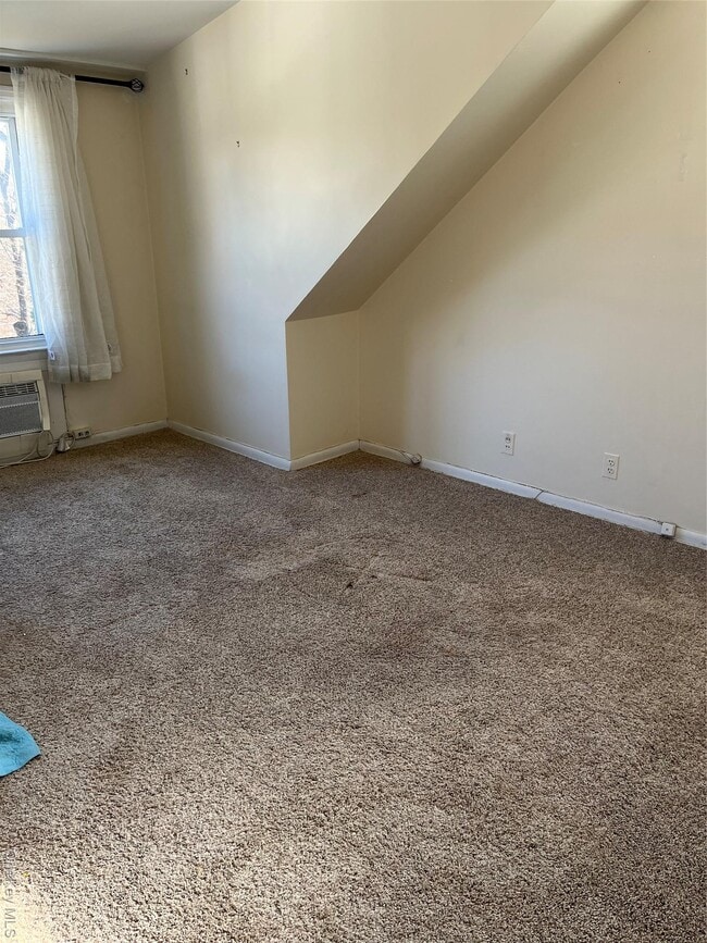 Building Photo - 7 Floyd Pl