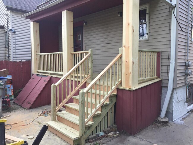 Building Photo - 929 E Clarke St