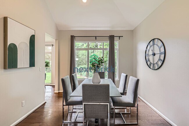 Building Photo - A beautiful 3 bedrooms and 2.5 bathrooms h...