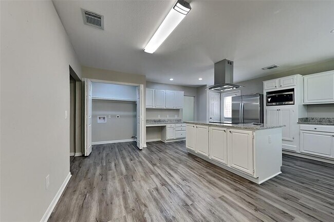 Building Photo - 4106 King Cotton Ln