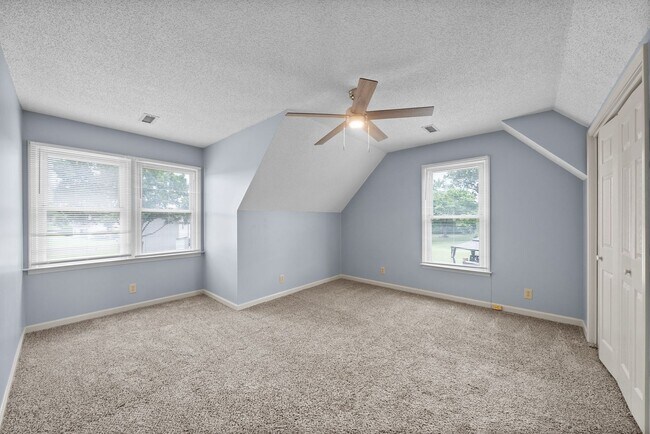 Building Photo - Nice Home on Cul-Du-Sac Large Backyard clo...