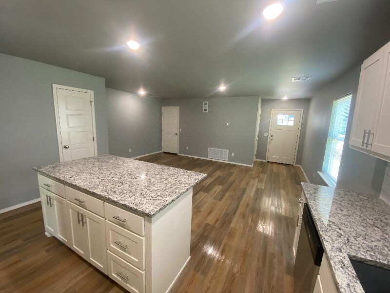 Building Photo - 213 S Fairland Ave