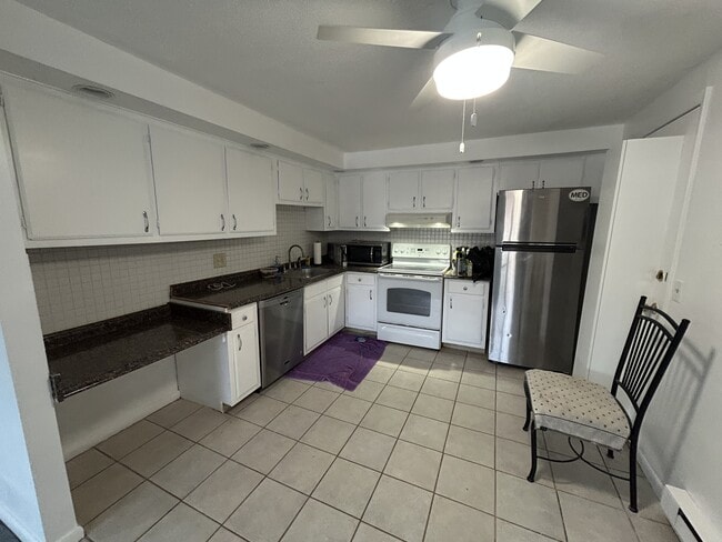 Building Photo - 89 Pleasant St