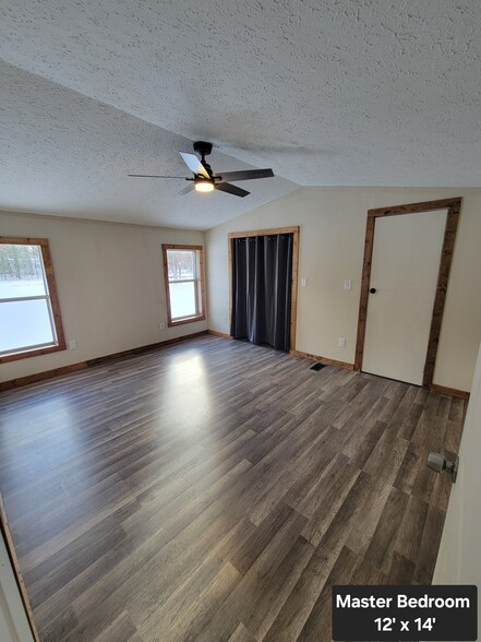 Master Bedroom - W6764 Rural Est
