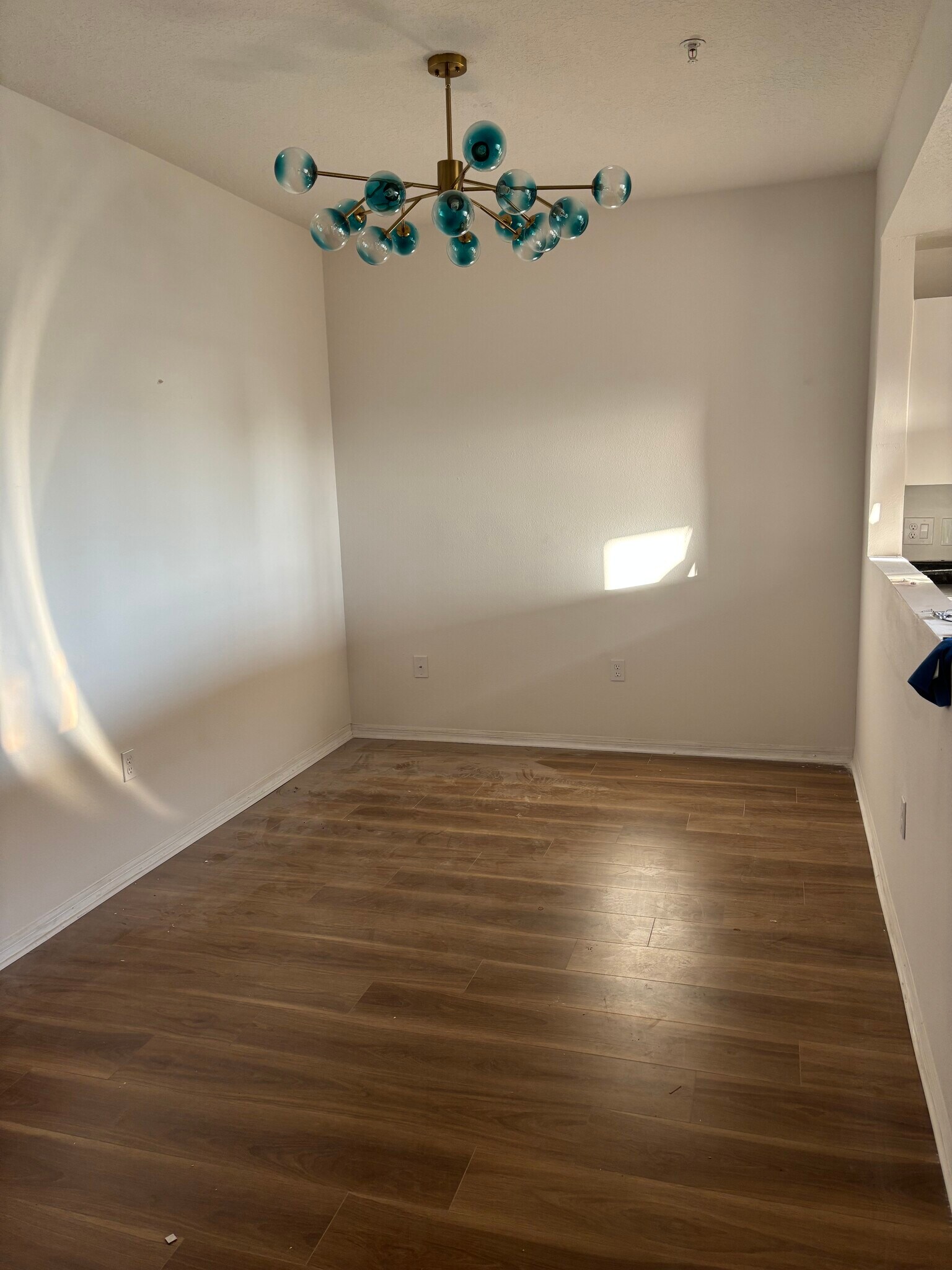 Building Photo - 501 Knights Run Ave