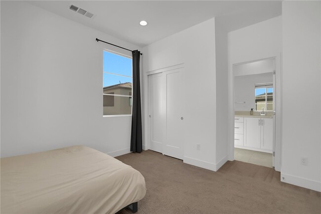 Building Photo - 140 Allusion