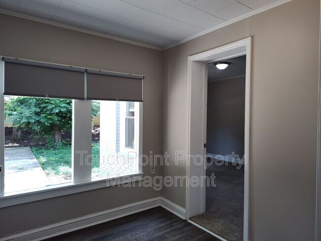 Building Photo - 1405 Shamrock Dr