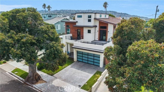 Building Photo - 332 Avenue E