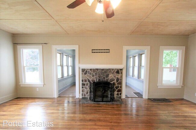 Building Photo - 3 br, 1 bath House - 615 N. First St.