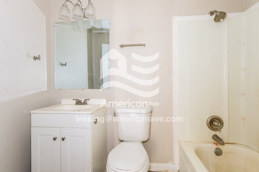 Building Photo - 2965 Celeste Dr