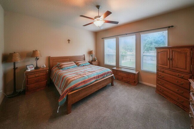 Building Photo - Executive-Style Home Now Available in Crossvine (Schertz) Realtor Commission: $750
