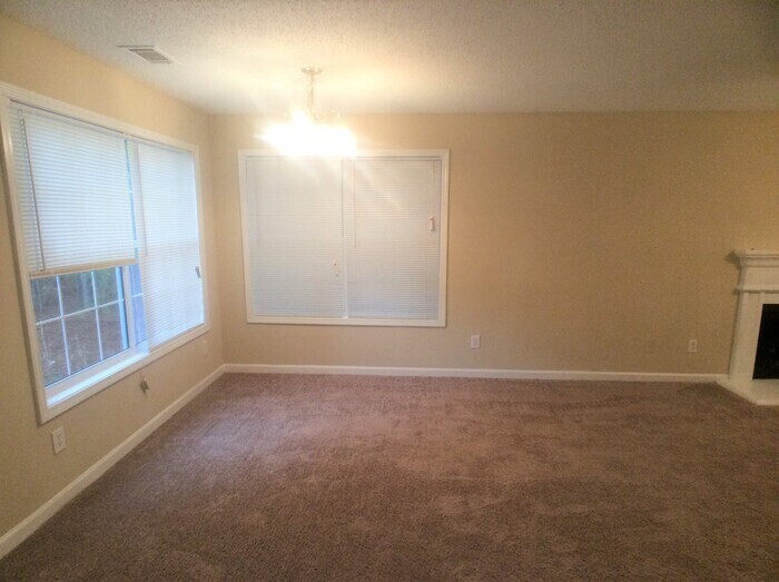Building Photo - 3840 Cypress Pointe Dr