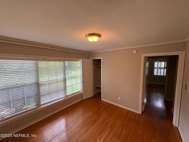 Building Photo - 4321 Sherwood Rd