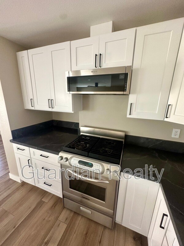 Building Photo - 275 Adorno Dr