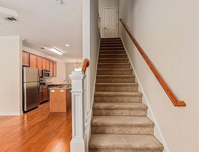 Building Photo - Reduced! Market Common townhouse with garage!!