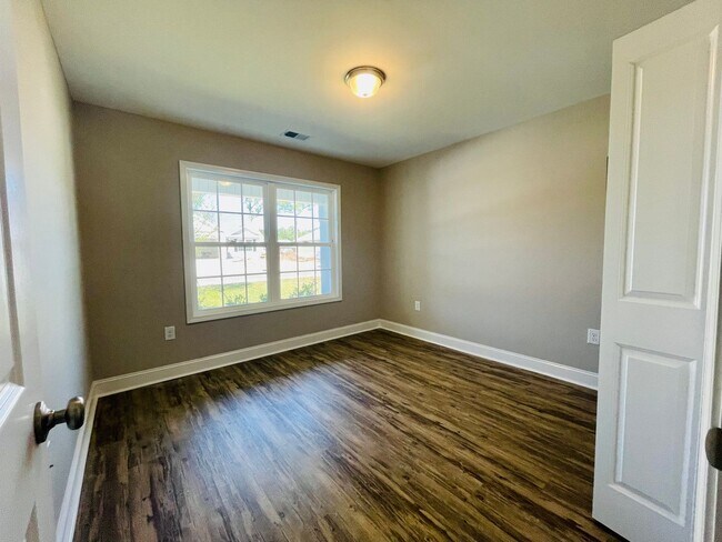 Building Photo - 1 year New 3bd / 2ba w/ high end finishes, right in the heart of Conway!!