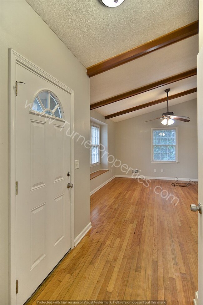 Building Photo - 4000 Williamsburg Dr, Columbia, SC 29203