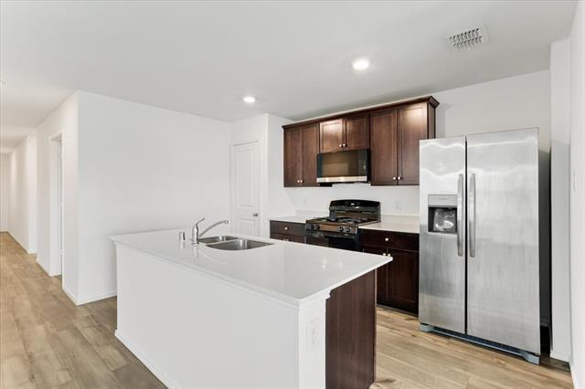Building Photo - 405 Laurenbrooke Dr