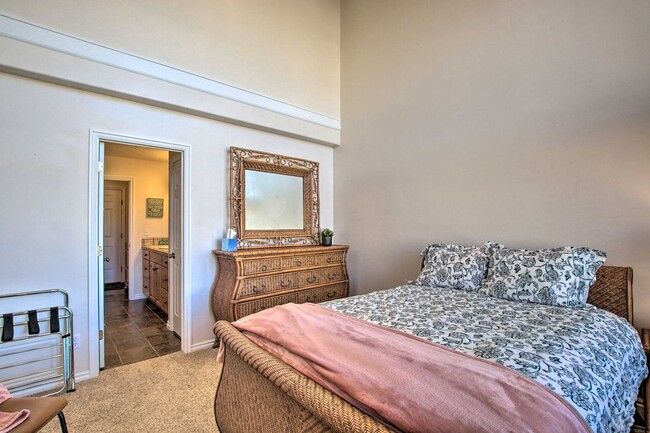 Building Photo - 3524 N Fox Run Dr