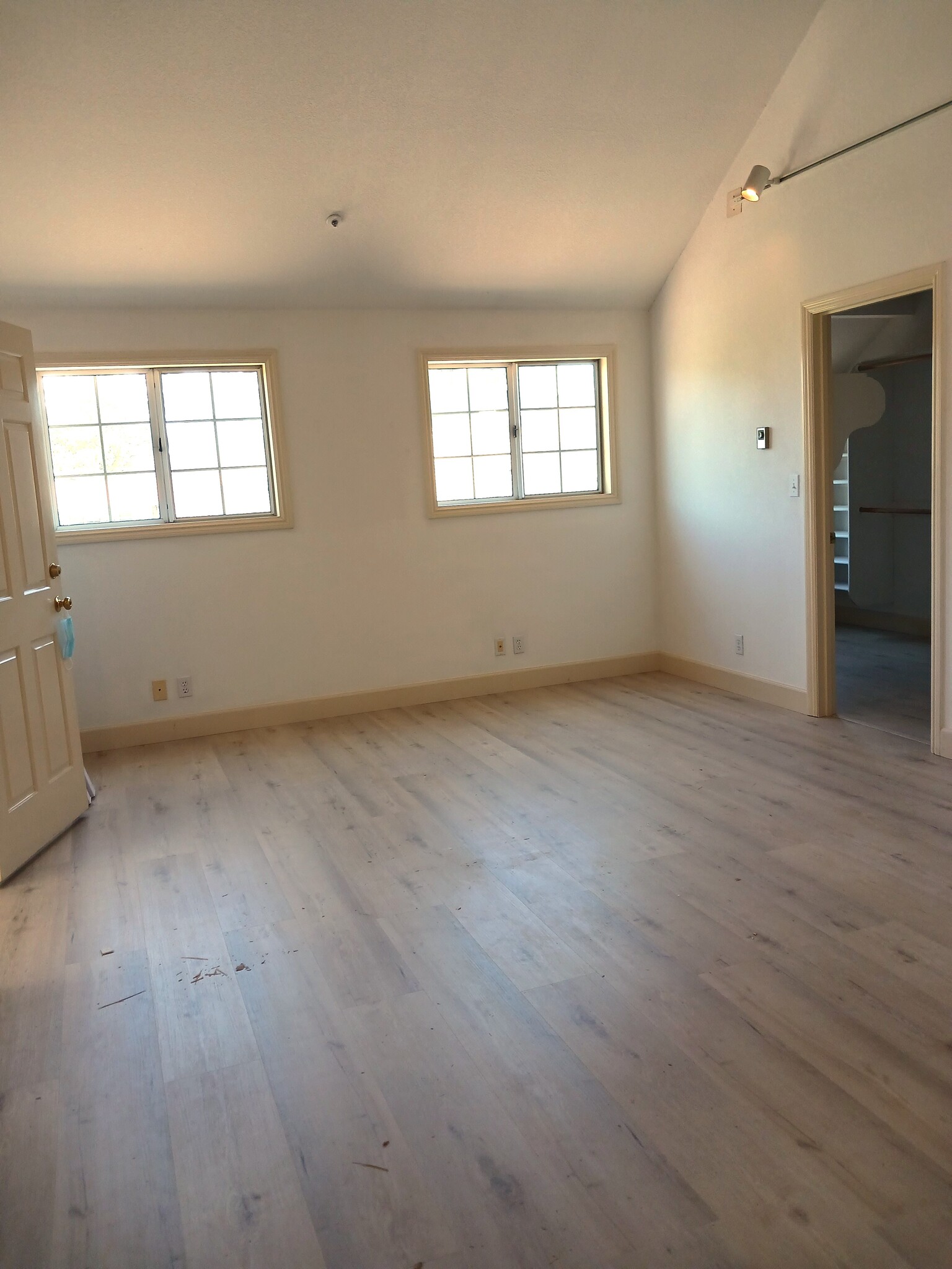 Building Photo - 40 Palm Ave
