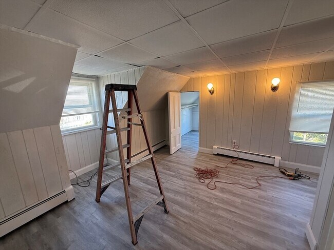 Building Photo - 304 Malden St