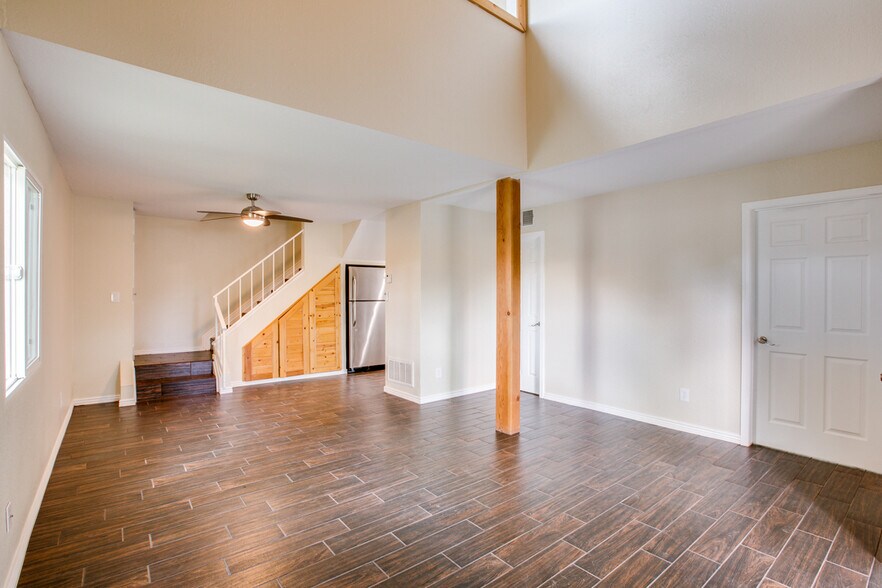Building Photo - 6007 N 79th Street