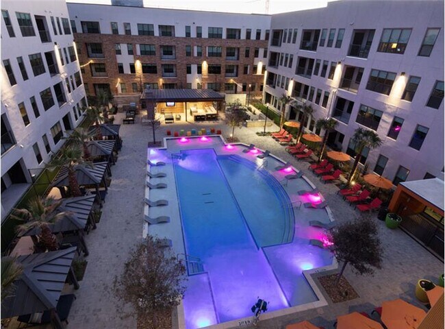 Building Photo - 2402 Aldrich St