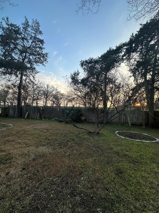 Building Photo - 1060 Garden St