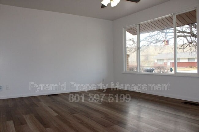 Building Photo - 985 S 600 W