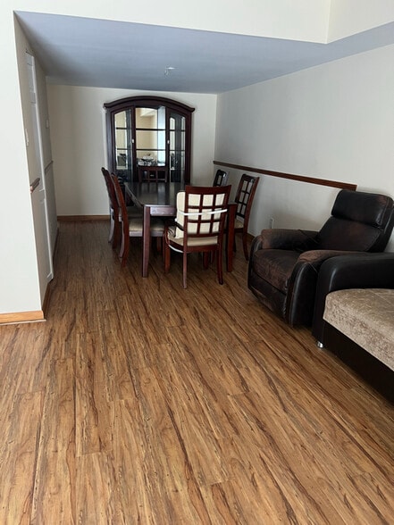 Building Photo - 10202 Murty Ln