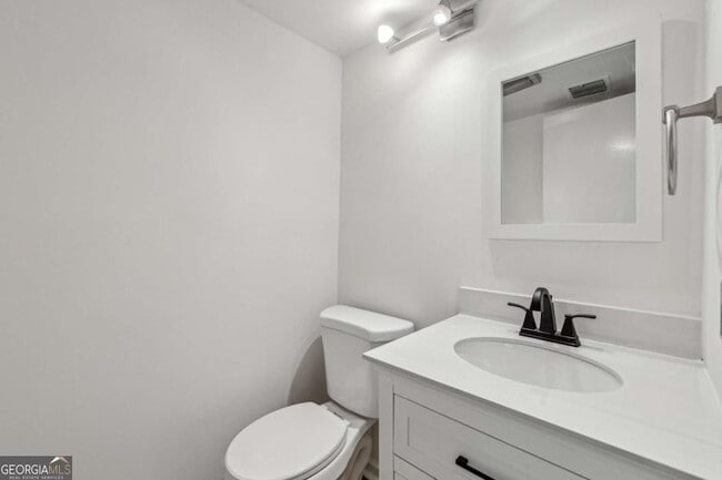 Building Photo - 98 La Rue Pl NW