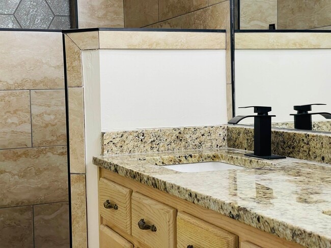 Building Photo - 2256 Lake Springs Ln