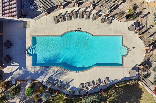 Building Photo - 3935 E Rough Rider Rd