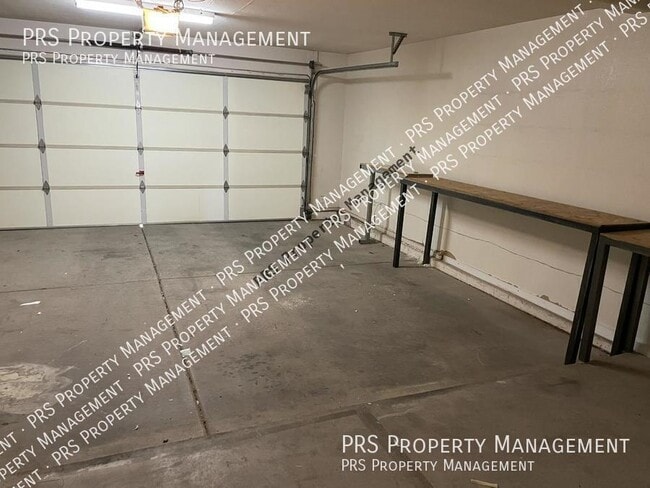 Building Photo - 324 W Colt Rd