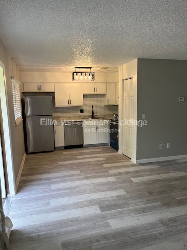 Building Photo - 1497 40th Ave