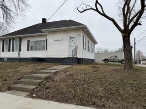 Building Photo - 609 S Main St
