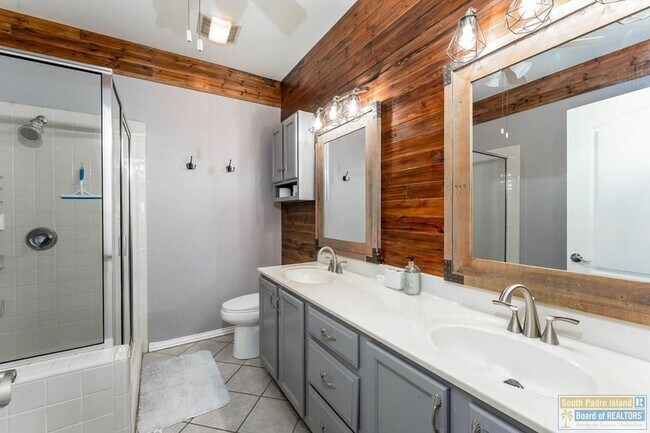 Building Photo - 1 Torrey Pines Dr