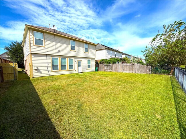 Building Photo - 19535 Hardwood Ridge Tr
