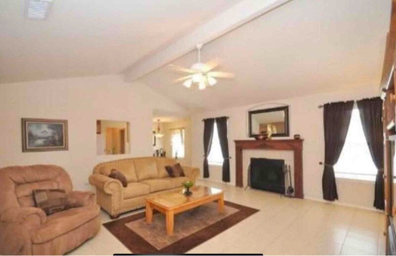 Building Photo - 9008 Gainsborough Dr