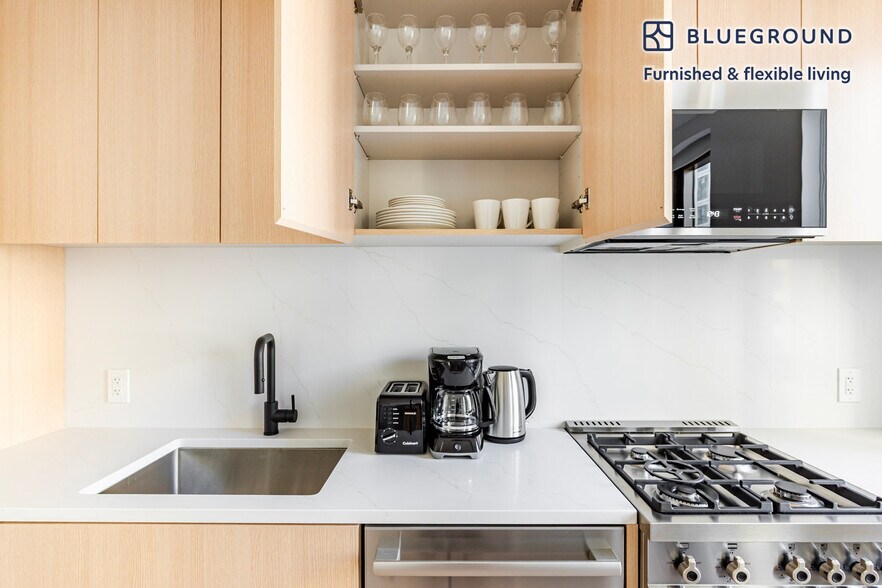 Building Photo - 478 Kent Ave