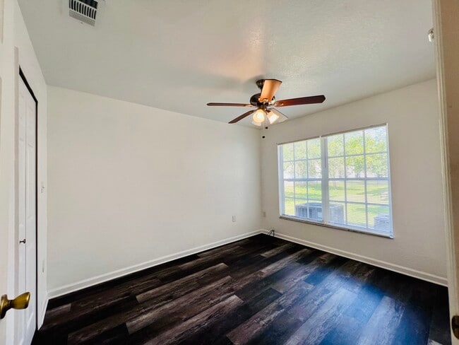 Building Photo - Completely Renovated 3 Bed 2 Bath Condo
