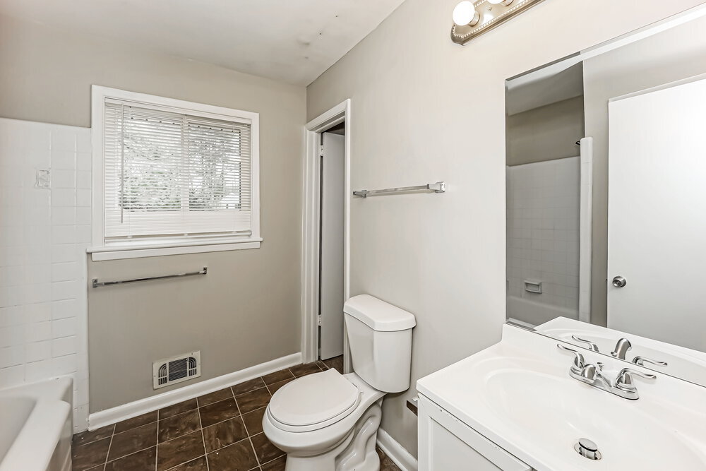 Building Photo - 7080 Doncaster Rd