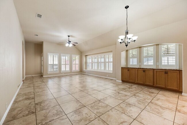 Building Photo - Luxury Living at FairWays North at Westridge