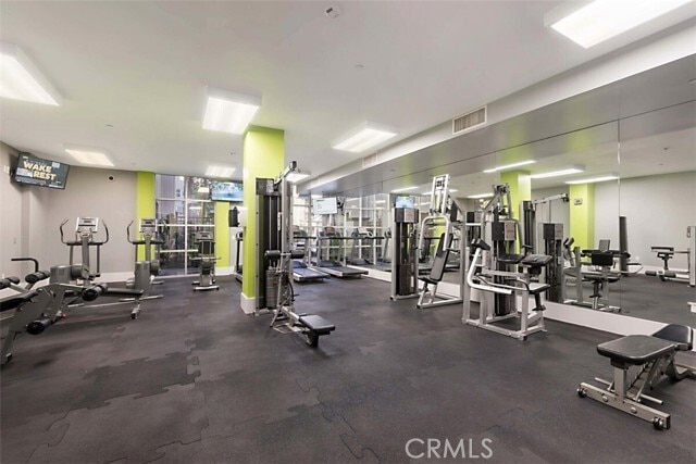 Building Photo - 1358 Scholarship