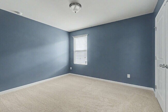 Building Photo - 5-Bedroom Home w/ Fenced-in BackYard in Knightdale