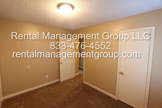 Building Photo - New On The Market! Fresh New Updates!! Bet...