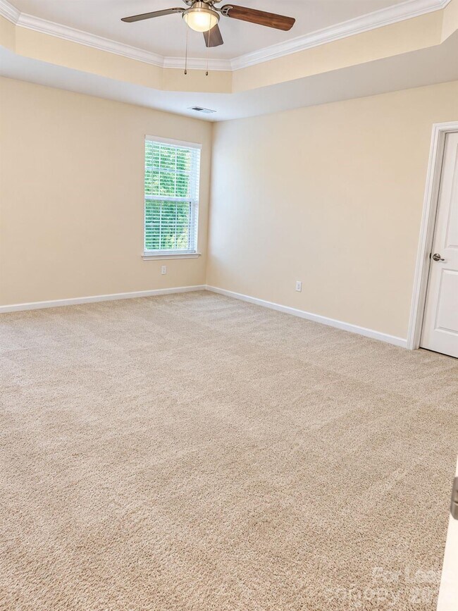 Building Photo - 1813 Evergreen Dr
