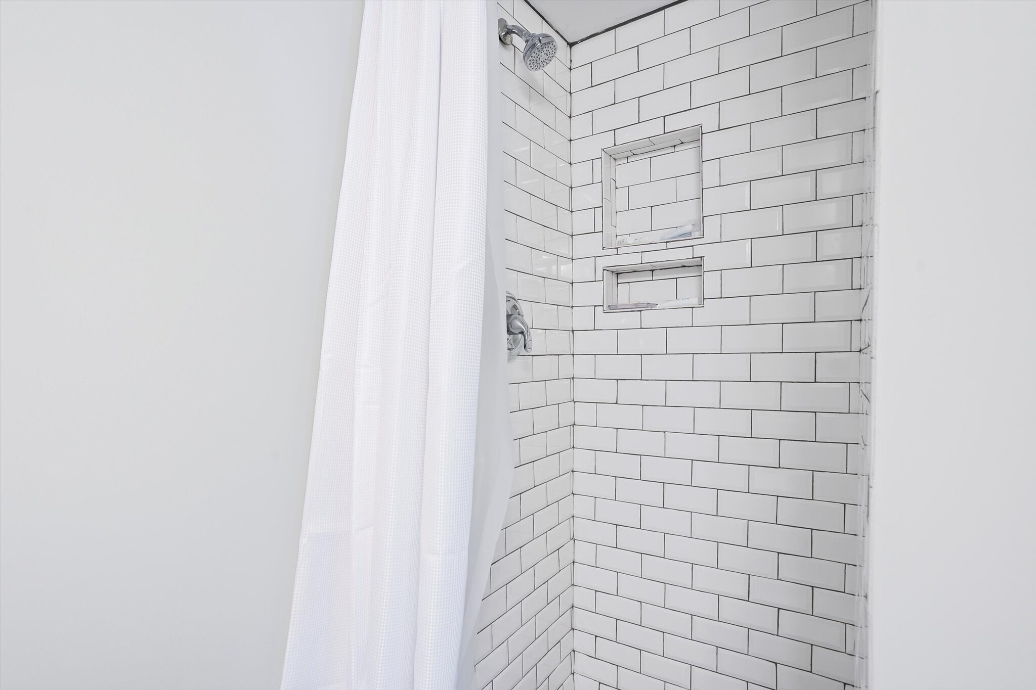 Building Photo - 2846 Walton Way