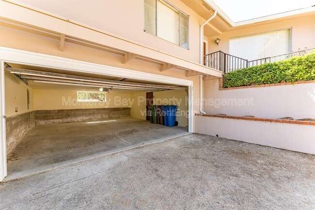 Building Photo - 1 El Caminito