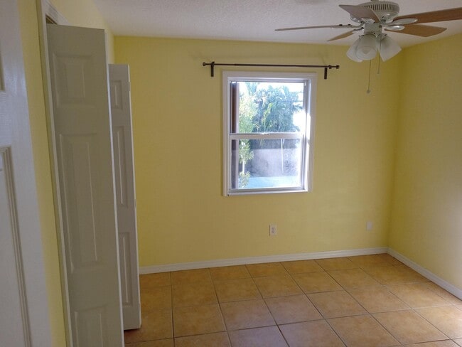 Building Photo - 201 Cutthroat Dr